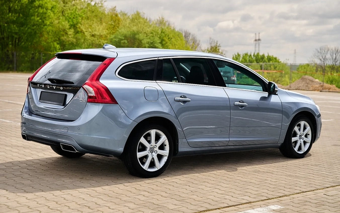 Volvo V60 cena 57800 przebieg: 207000, rok produkcji 2017 z Zawiercie małe 781